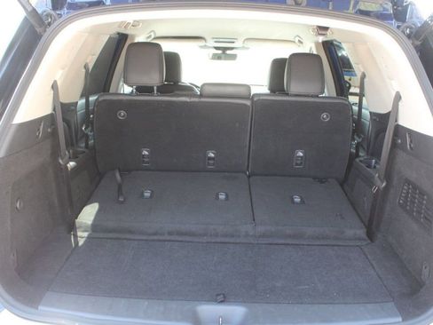 Used 2025 Nissan Pathfinder SL AWD/4WD image 13