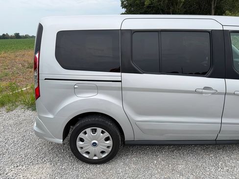 Used 2022 Ford Transit Connect XLT FWD image 16