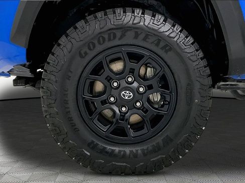 Used 2021 Toyota Tacoma TRD Off-Road w/ Technology Package AWD/4WD image 26