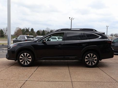 Used 2023 Subaru Outback Limited image 3