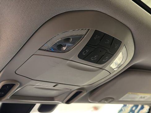 Used 2018 Chrysler Pacifica Limited image 22