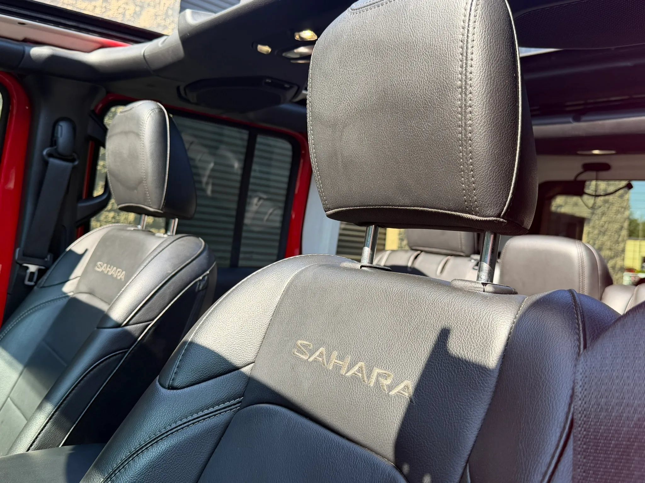 Used 2019 Jeep Wrangler Unlimited Sahara w/ LED Lighting Group AWD/4WD image 22