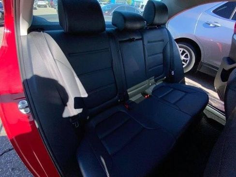 Used 2014 Volkswagen Jetta SE FWD image 2