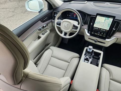 New 2026 Volvo XC90 T8 Ultra image 10