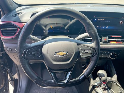 Used 2024 Chevrolet TrailBlazer RS w/ Driver Confidence Package image 11