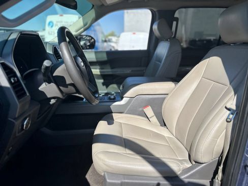 Used 2019 Ford Expedition XLT w/ Equipment Group 201A AWD/4WD image 14