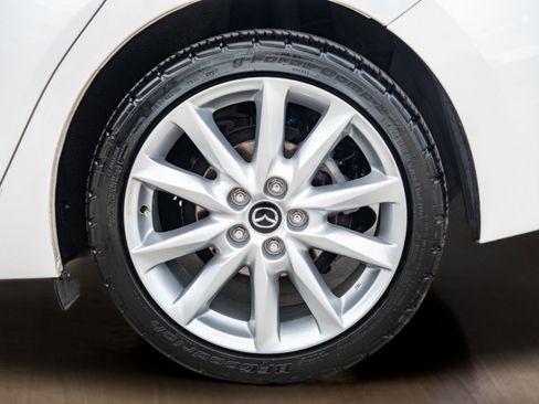 Used 2018 MAZDA MAZDA3 Grand Touring image 33