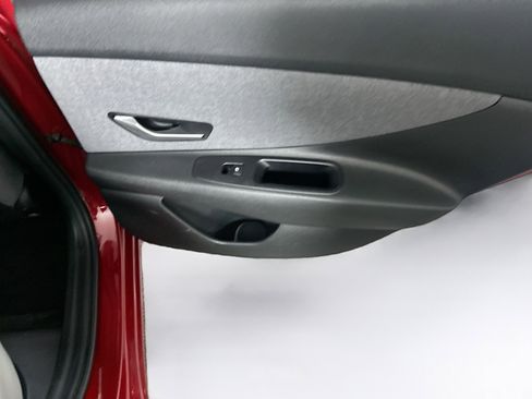 Used 2024 Hyundai Elantra Limited image 29