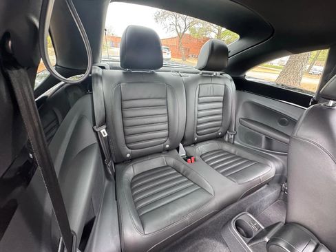 Used 2012 Volkswagen Beetle 2.0T image 16