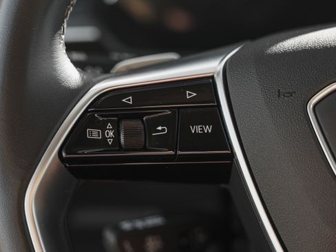 Certified 2023 Audi e-tron Premium Plus w/ Premium Plus Package image 18