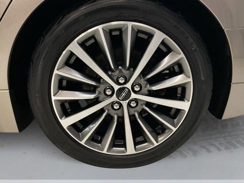 Used 2019 Lincoln MKZ Reserve image 17