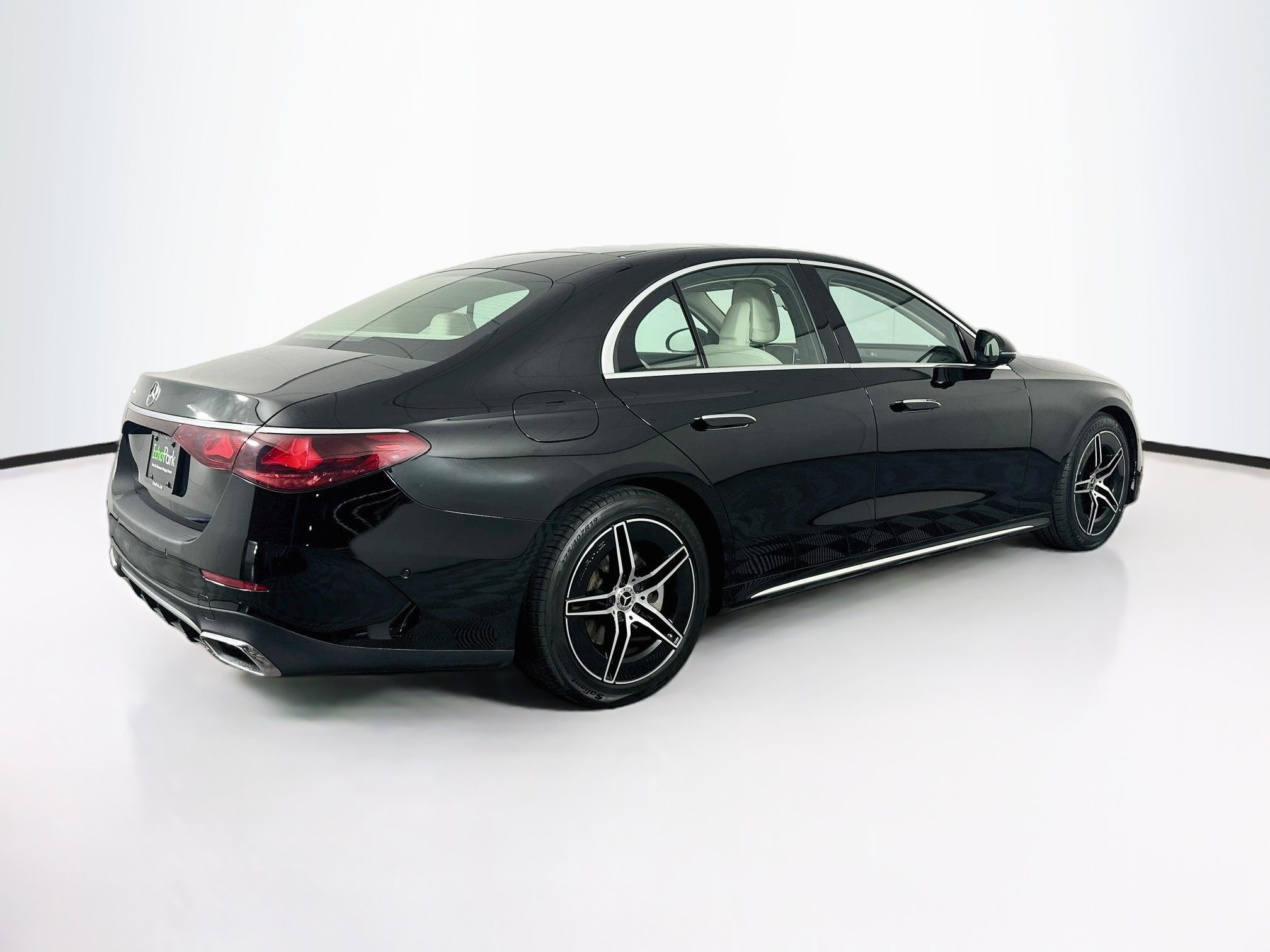 Used 2025 Mercedes-Benz E 350 Sedan w/ Winter Package image 9