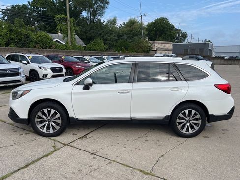 Used 2019 Subaru Outback 2.5i Touring image 8