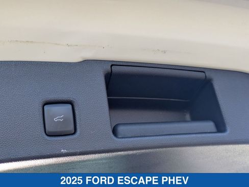 Used 2025 Ford Escape Base image 35