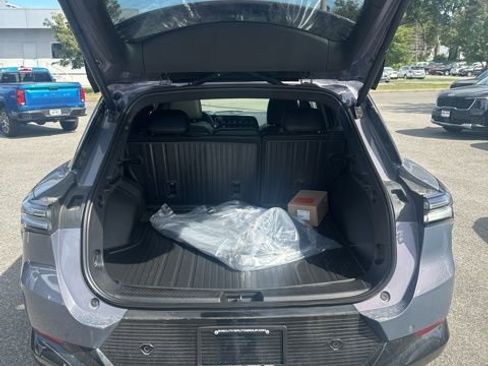 New 2025 Chevrolet Equinox EV LT w/ Convenience Package II image 20