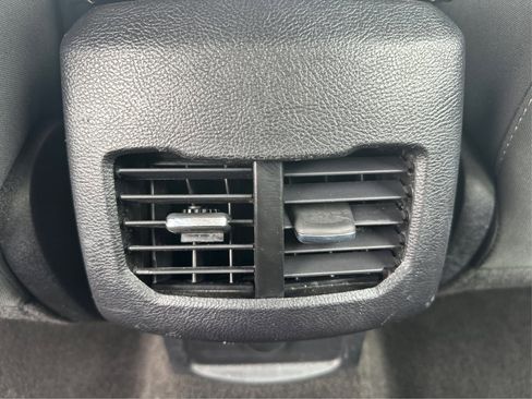 Used 2020 Ford Fusion SE AWD/4WD image 27