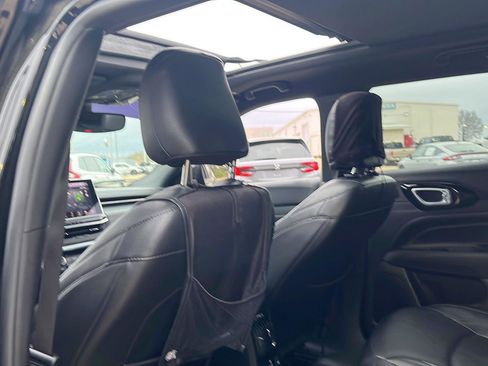 Used 2022 Jeep Compass High Altitude image 3