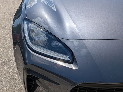 Used 2025 Toyota GR86 Premium image 10