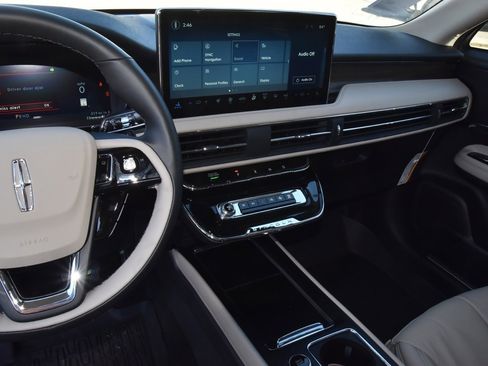 New 2026 Lincoln Corsair Reserve image 26