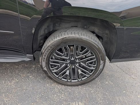 Used 2018 GMC Yukon XL Denali w/ Open Road Package AWD/4WD image 24