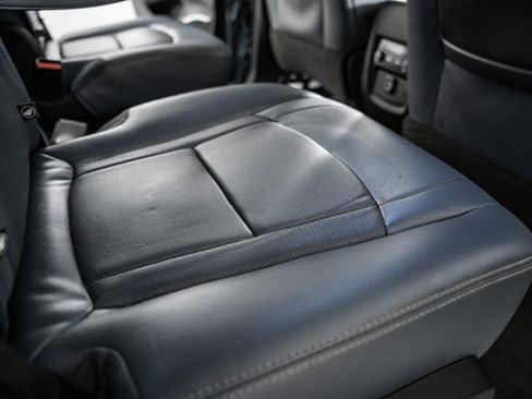 Used 2020 Buick Enclave Essence image 33