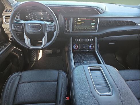Used 2023 GMC Yukon Denali image 12