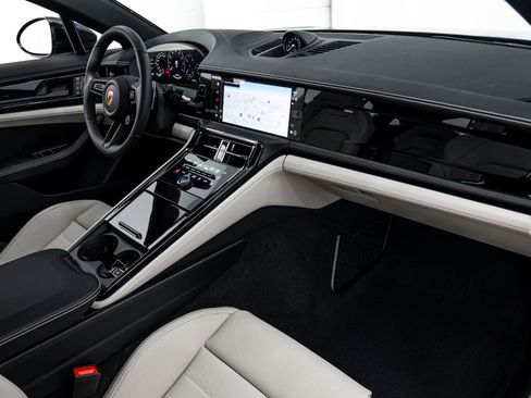 New 2026 Porsche Panamera 4 image 14