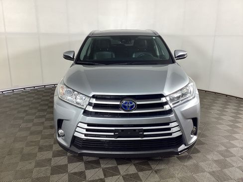 Used 2017 Toyota Highlander XLE AWD/4WD image 6