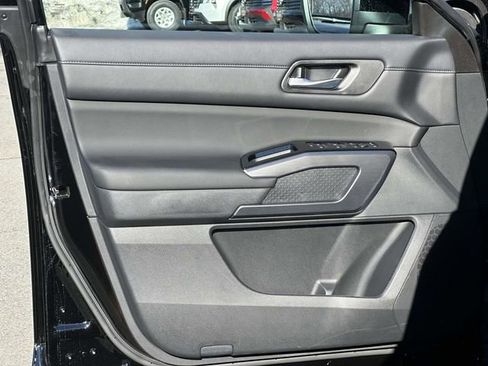 New 2026 Nissan Pathfinder SL image 13