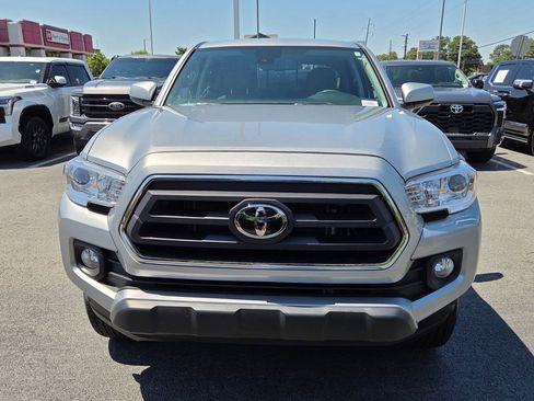 Used 2023 Toyota Tacoma SR5 AWD/4WD image 2