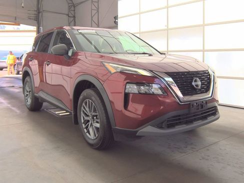 Used 2023 Nissan Rogue S AWD/4WD image 3