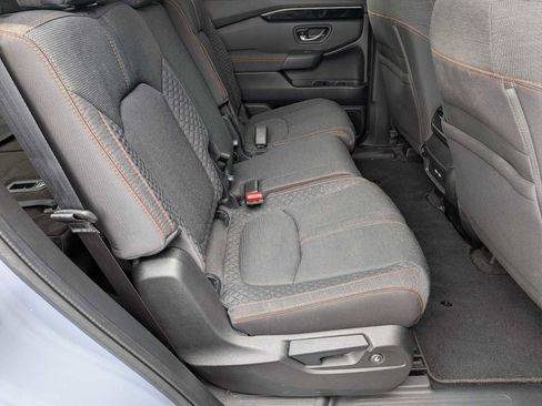 Used 2023 Honda Pilot Sport image 19