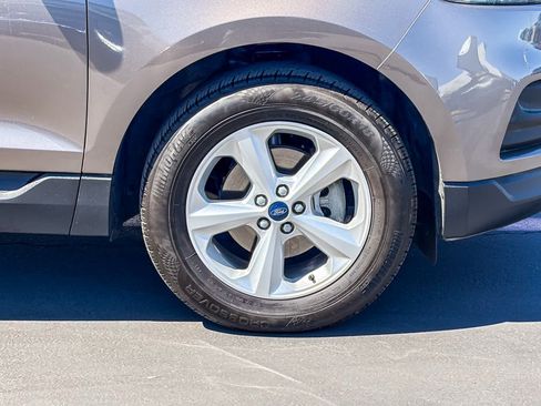 Used 2019 Ford Edge SE FWD image 9