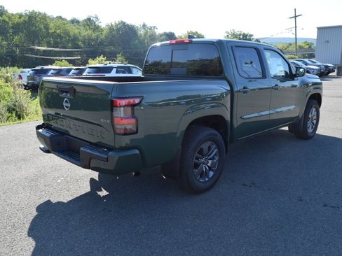 Used 2025 Nissan Frontier SV AWD/4WD image 6