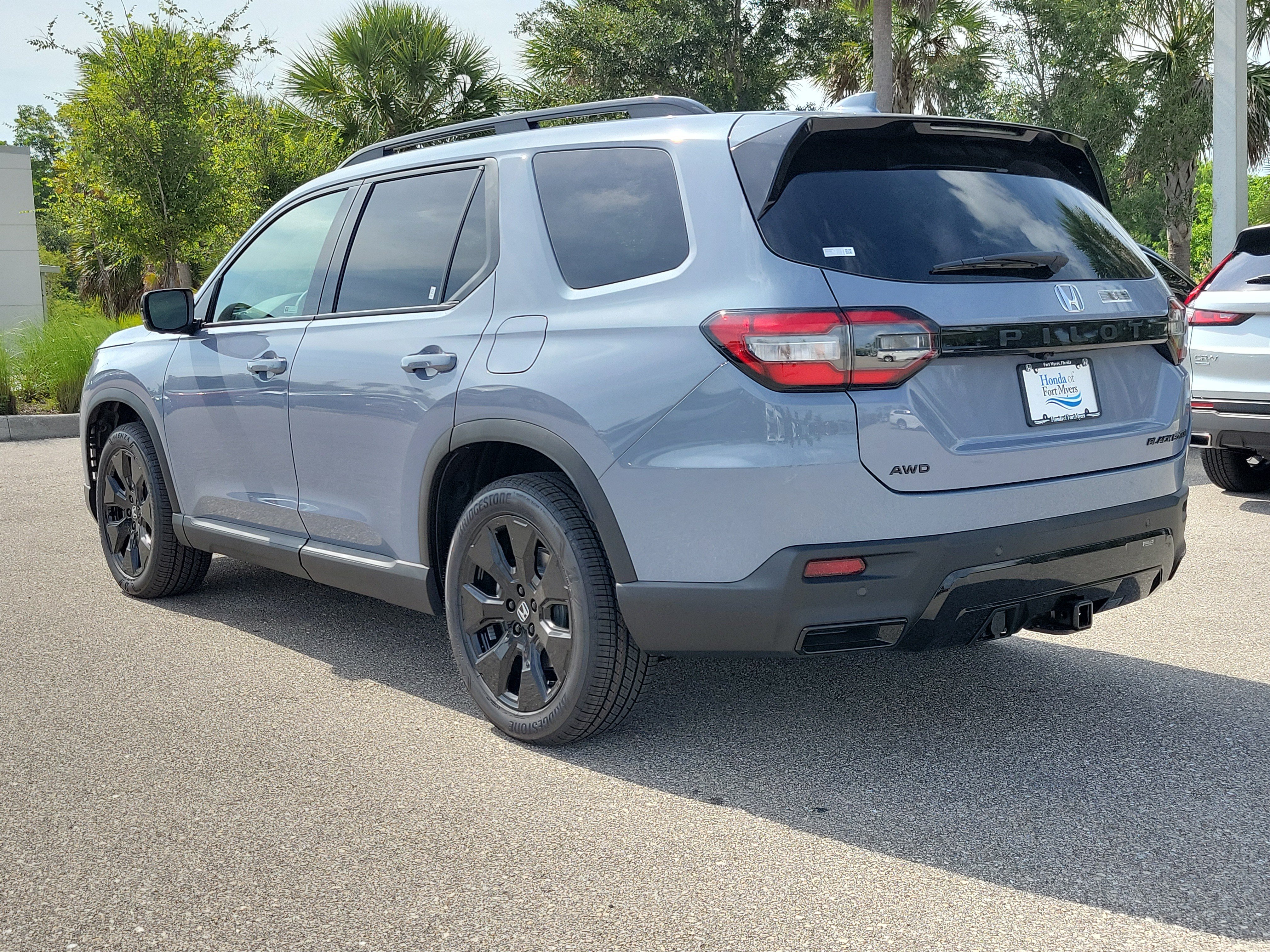 New 2026 Honda Pilot Black Edition image 4