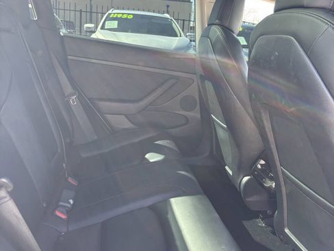 Used 2022 Tesla Model 3 image 17