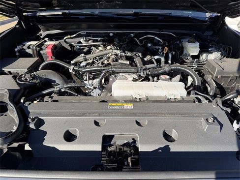 Certified 2025 Toyota Tacoma SR5 image 31