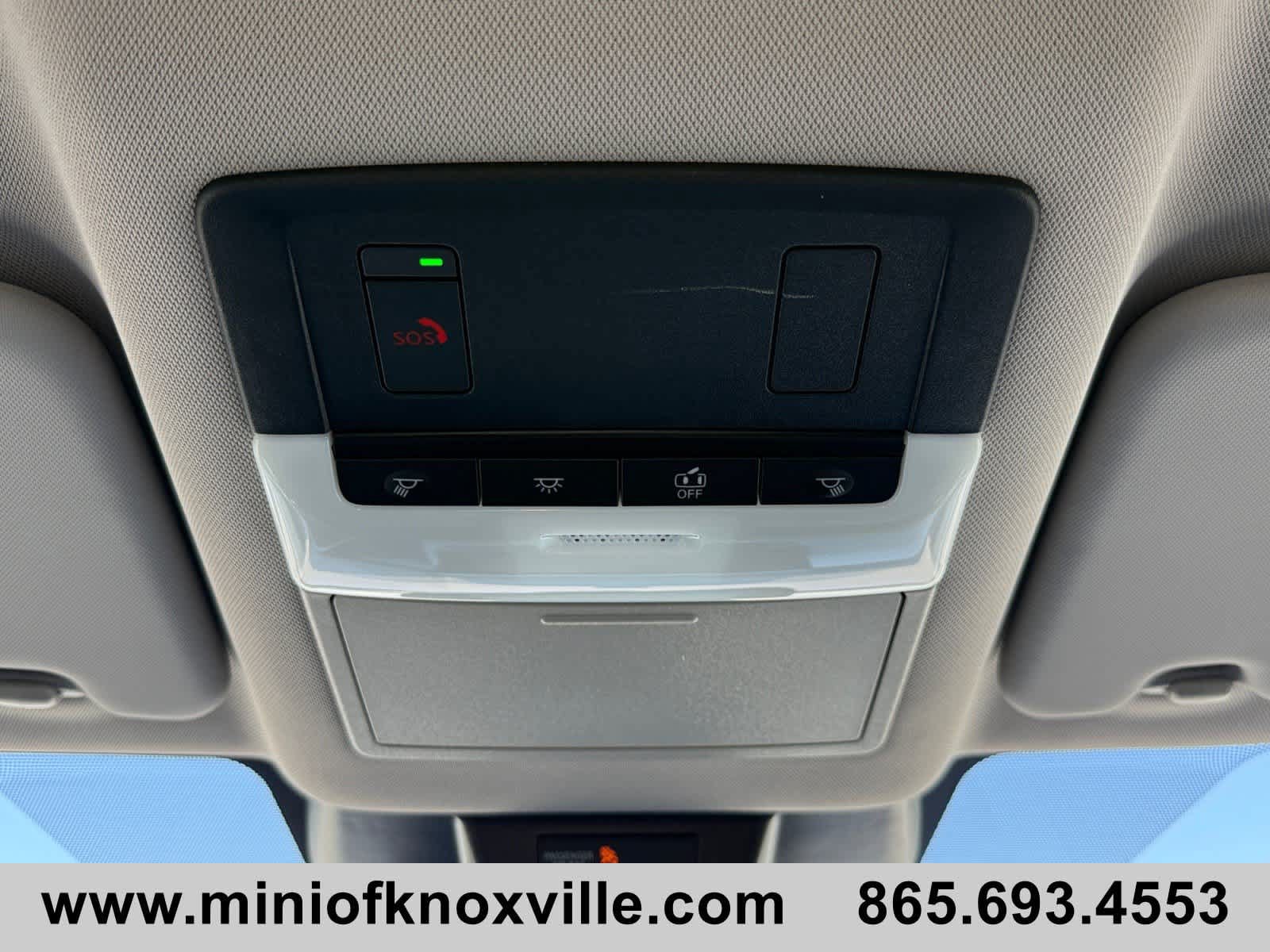 Used 2025 Nissan Rogue SL AWD/4WD image 26