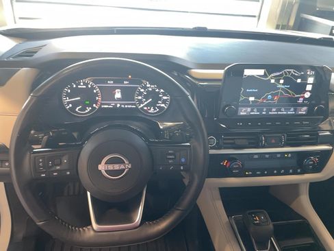 Used 2023 Nissan Pathfinder SL image 7