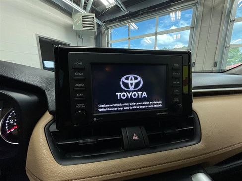 Used 2021 Toyota RAV4 LE FWD image 14