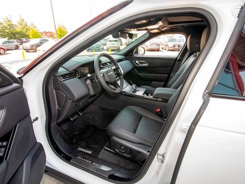 New 2026 Land Rover Range Rover Velar Dynamic SE image 36