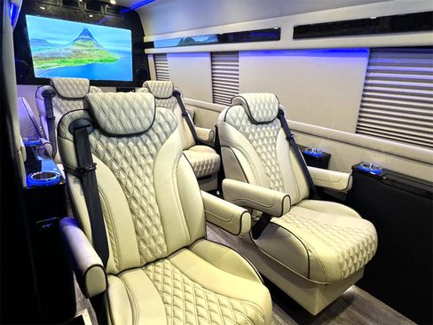 Used 2020 Mercedes-Benz Sprinter 3500 image 23