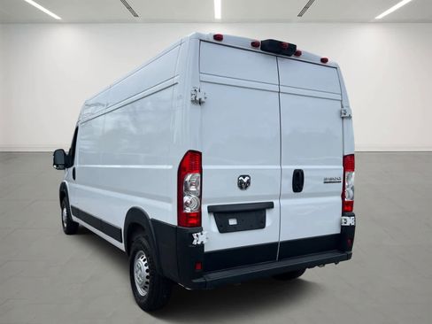 Used 2025 RAM ProMaster 2500 w/ Convenience Group FWD image 4