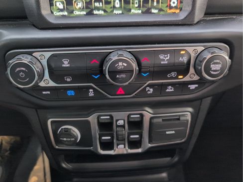 Used 2021 Jeep Wrangler Unlimited Sahara w/ Safety Group image 25