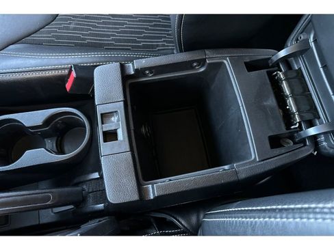 Used 2015 Jeep Wrangler Sport image 30