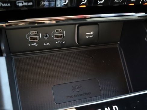 New 2025 Jeep Grand Cherokee Altitude image 27