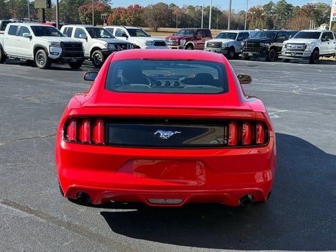 Used 2017 Ford Mustang Coupe image 4
