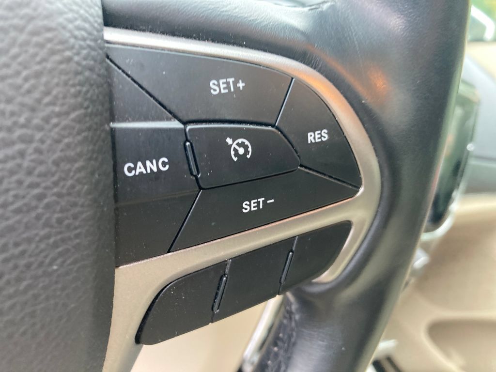 Used 2020 Jeep Grand Cherokee Limited AWD/4WD image 40