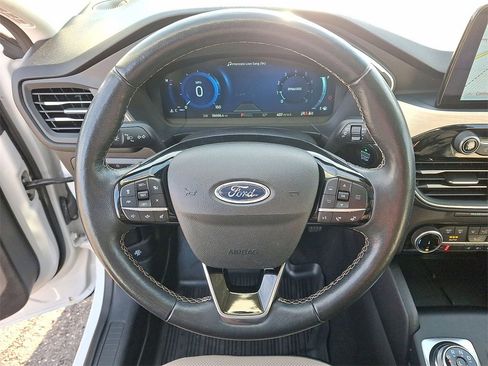 Certified 2022 Ford Escape Titanium w/ Titanium Elite Package image 16