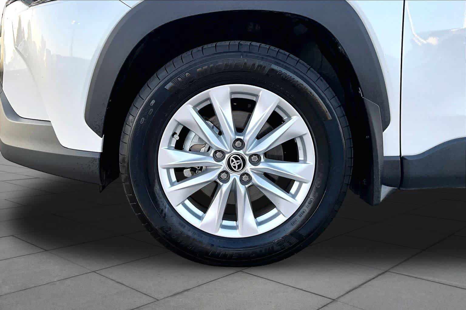 Certified 2026 Toyota Corolla Cross LE FWD image 11